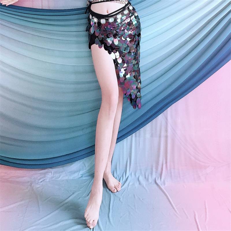Single 966 black mermaid chip triangle (long)